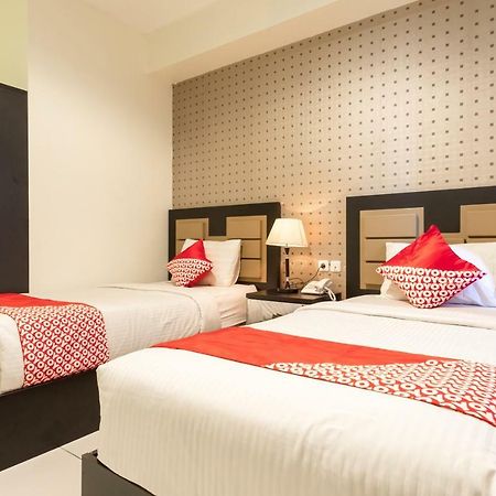 Oyo Flagship 1348 Hotel Home Anaya Medan Exterior foto