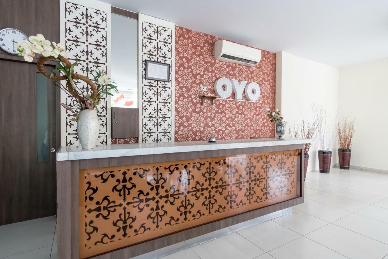 Oyo Flagship 1348 Hotel Home Anaya Medan Exterior foto