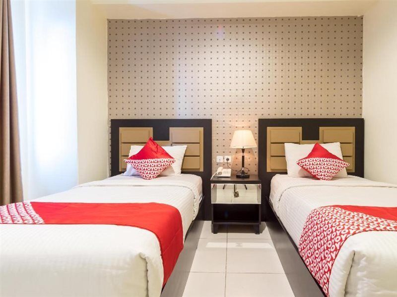 Oyo Flagship 1348 Hotel Home Anaya Medan Exterior foto